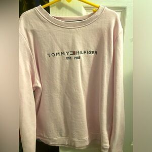 Embroidered Tommy Logo Hoodie | Tommy Hilfiger USA
Kids (XL) 16-18 Girls